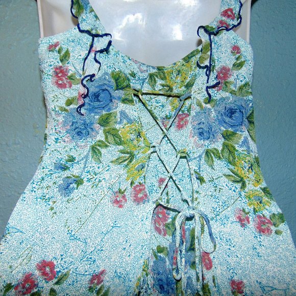 Pretty Layered Summer Dress - Picture 7 of 10